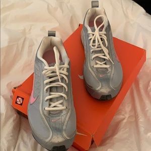 Nikes Women Air Max 180